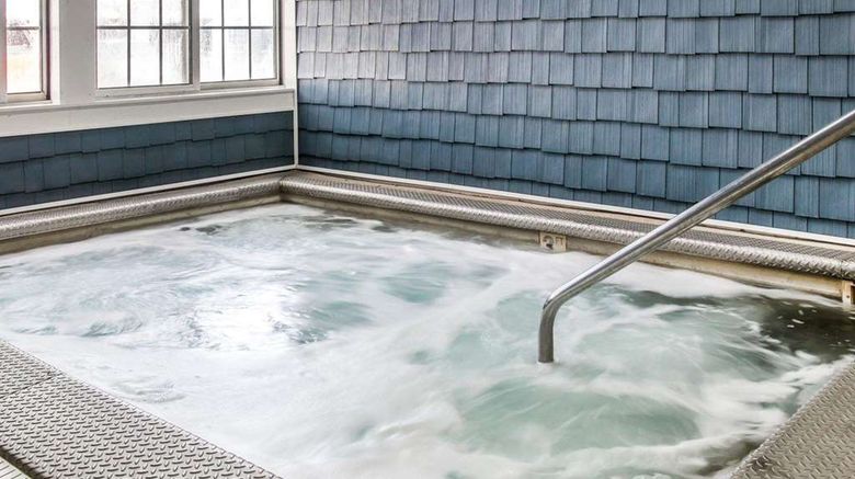 <b>Clarion Hotel Mackinaw City Beachfront Pool</b>. Images powered by <a href="https://iceportal.shijigroup.com/" title="IcePortal" target="_blank">IcePortal</a>.
