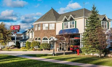 Clarion Hotel Mackinaw City Beachfront