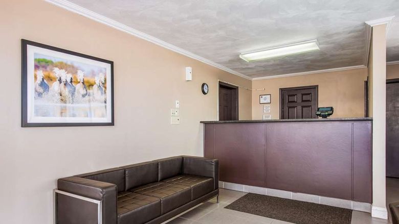 <b>Rodeway Inn St Joseph Lobby</b>. Images powered by <a href="https://iceportal.shijigroup.com/" title="IcePortal" target="_blank">IcePortal</a>.