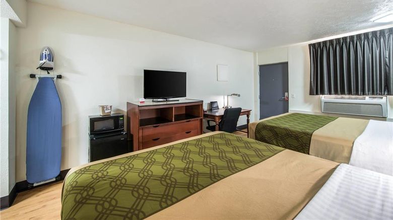 <b>Rodeway Inn St Joseph Room</b>. Images powered by <a href="https://iceportal.shijigroup.com/" title="IcePortal" target="_blank">IcePortal</a>.