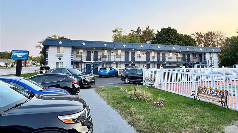 <b>Rodeway Inn St Joseph Exterior</b>. Images powered by <a href="https://iceportal.shijigroup.com/" title="IcePortal" target="_blank">IcePortal</a>.