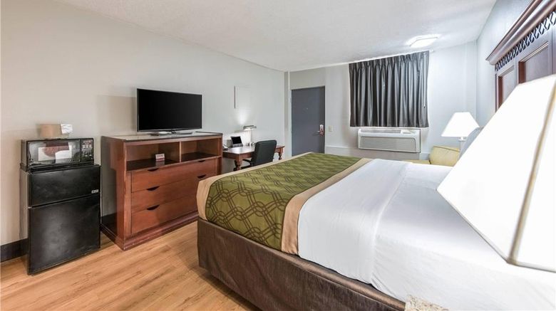 <b>Rodeway Inn St Joseph Room</b>. Images powered by <a href="https://iceportal.shijigroup.com/" title="IcePortal" target="_blank">IcePortal</a>.