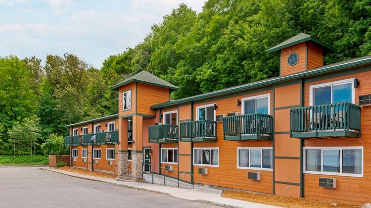 Econo Lodge Lakeside Exterior