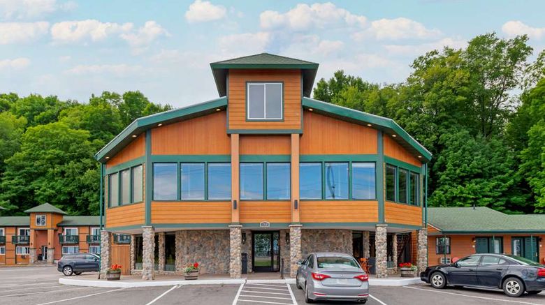 Econo Lodge Lakeside Exterior. Images powered by <a href="https://iceportal.shijigroup.com" target="_blank" rel="noopener">Ice Portal</a>.