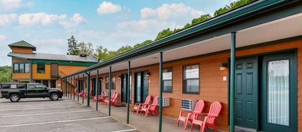 Econo Lodge Lakeside Exterior