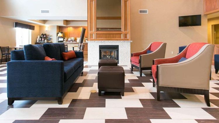 Comfort Suites of Benton Harbor Lobby