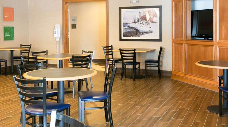 <b>Comfort Suites of Benton Harbor Restaurant</b>. Images powered by <a href="https://iceportal.shijigroup.com/" title="IcePortal" target="_blank">IcePortal</a>.
