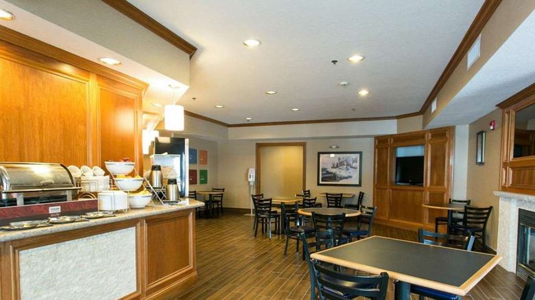 <b>Comfort Suites of Benton Harbor Restaurant</b>. Images powered by <a href="https://iceportal.shijigroup.com/" title="IcePortal" target="_blank">IcePortal</a>.