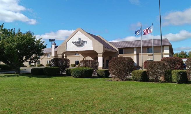 Country Inn & Suites Battle Creek Exterior
