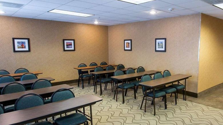 <b>Comfort Suites Grand Rapids South Meeting</b>. Images powered by <a href="https://iceportal.shijigroup.com/" title="IcePortal" target="_blank">IcePortal</a>.