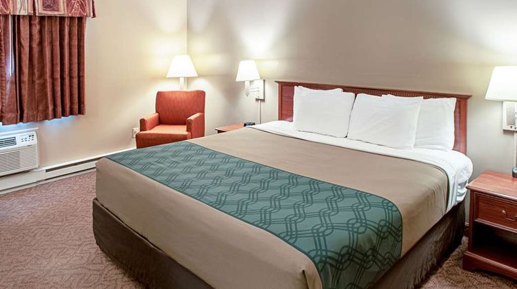 Econo Lodge on the Bay Room