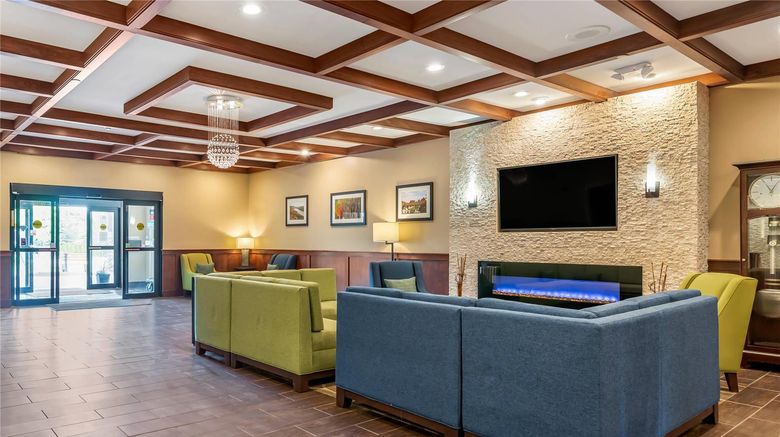 <b>Comfort Suites Grand Rapids North Lobby</b>. Images powered by <a href="https://iceportal.shijigroup.com/" title="IcePortal" target="_blank">IcePortal</a>.