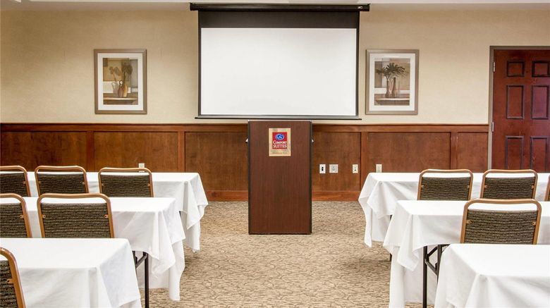 <b>Comfort Suites Grand Rapids North Meeting</b>. Images powered by <a href="https://iceportal.shijigroup.com/" title="IcePortal" target="_blank">IcePortal</a>.