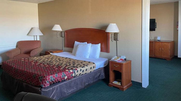 Econo Lodge Kalamazoo Suite