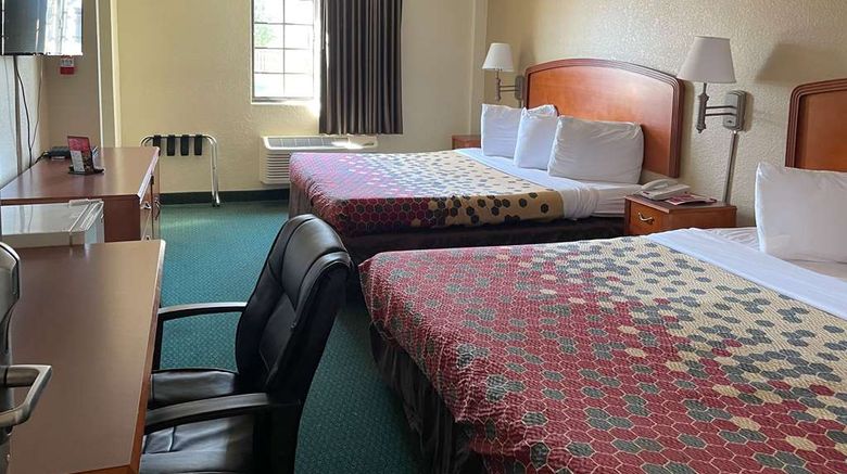 <b>Econo Lodge Kalamazoo Room</b>. Images powered by <a href="https://iceportal.shijigroup.com/" title="IcePortal" target="_blank">IcePortal</a>.