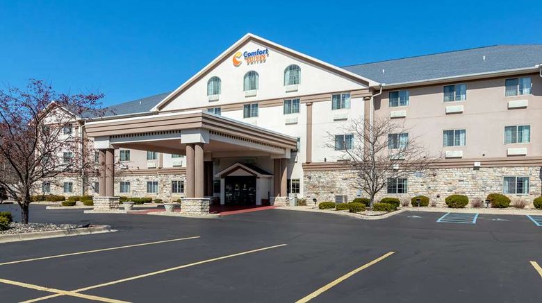 <b>Comfort Suites Stevensville Exterior</b>. Images powered by <a href="https://iceportal.shijigroup.com/" title="IcePortal" target="_blank">IcePortal</a>.