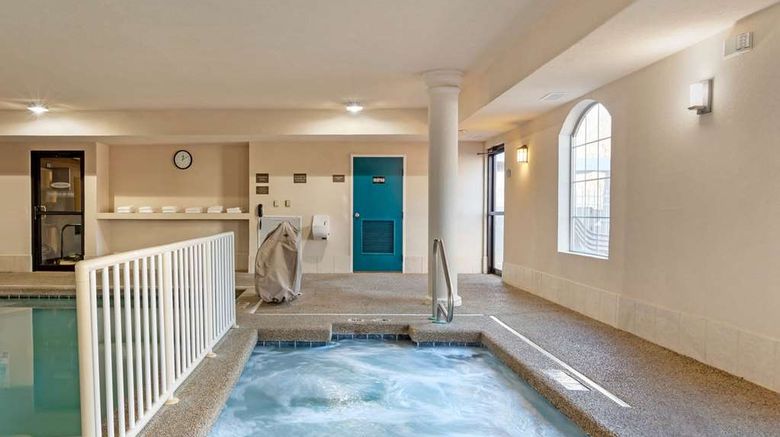 <b>Comfort Suites Stevensville Pool</b>. Images powered by <a href="https://iceportal.shijigroup.com/" title="IcePortal" target="_blank">IcePortal</a>.
