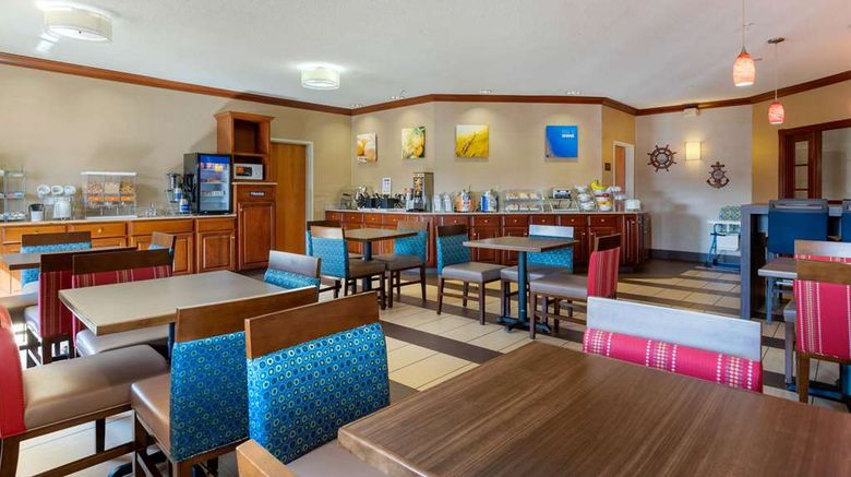 <b>Comfort Suites Stevensville Restaurant</b>. Images powered by <a href="https://iceportal.shijigroup.com/" title="IcePortal" target="_blank">IcePortal</a>.