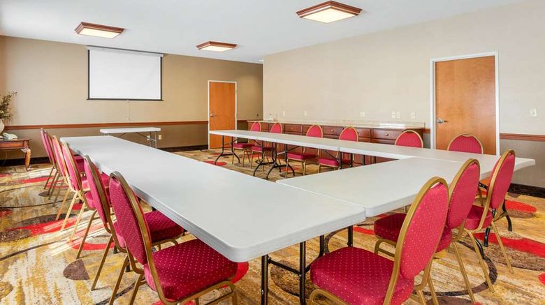 <b>Comfort Suites Stevensville Meeting</b>. Images powered by <a href="https://iceportal.shijigroup.com/" title="IcePortal" target="_blank">IcePortal</a>.
