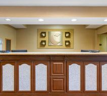 Comfort Suites South Haven Lobby