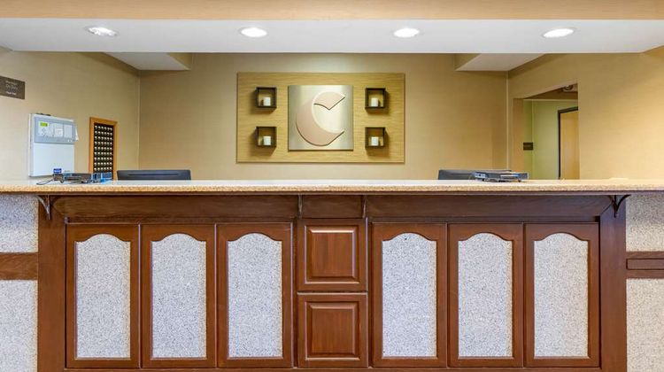 Comfort Suites South Haven Lobby