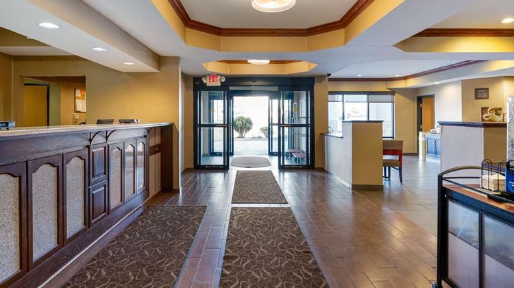Comfort Suites South Haven Lobby