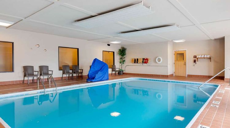 Comfort Suites Pool