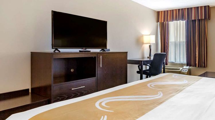 Quality Inn & Suites Room