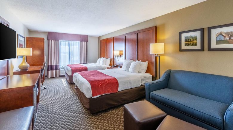 <b>Comfort Suites Escanaba West Suite</b>. Images powered by <a href="https://iceportal.shijigroup.com/" title="IcePortal" target="_blank">IcePortal</a>.