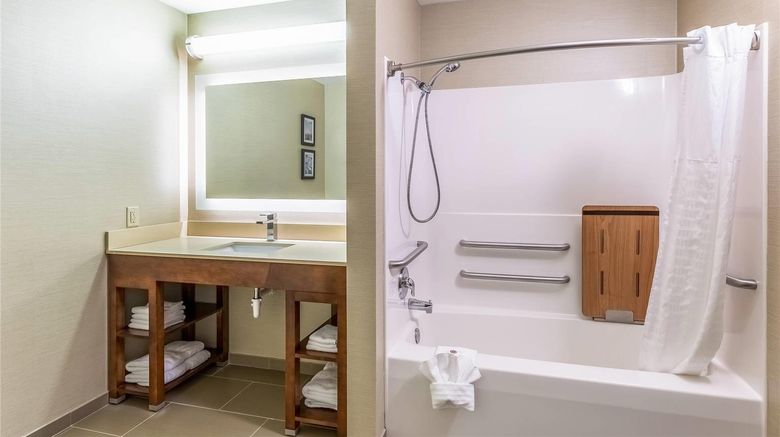 <b>Comfort Suites Escanaba West Room</b>. Images powered by <a href="https://iceportal.shijigroup.com/" title="IcePortal" target="_blank">IcePortal</a>.