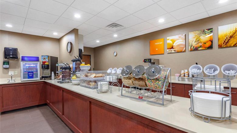 <b>Comfort Suites Escanaba West Restaurant</b>. Images powered by <a href="https://iceportal.shijigroup.com/" title="IcePortal" target="_blank">IcePortal</a>.