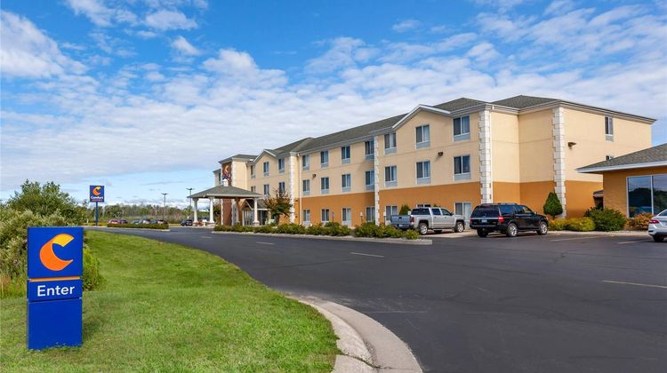 Comfort Suites Escanaba West Exterior