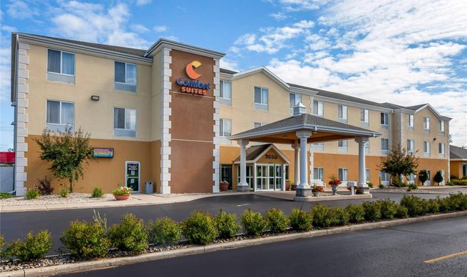Comfort Suites Escanaba West Exterior