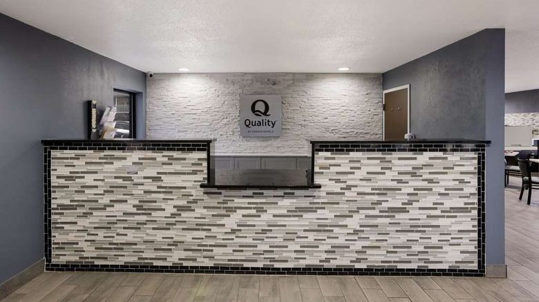 <b>Quality Inn and Suites Lobby</b>. Images powered by <a href="https://iceportal.shijigroup.com/" title="IcePortal" target="_blank">IcePortal</a>.