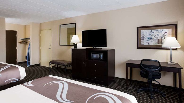<b>Quality Inn and Suites Room</b>. Images powered by <a href="https://iceportal.shijigroup.com/" title="IcePortal" target="_blank">IcePortal</a>.