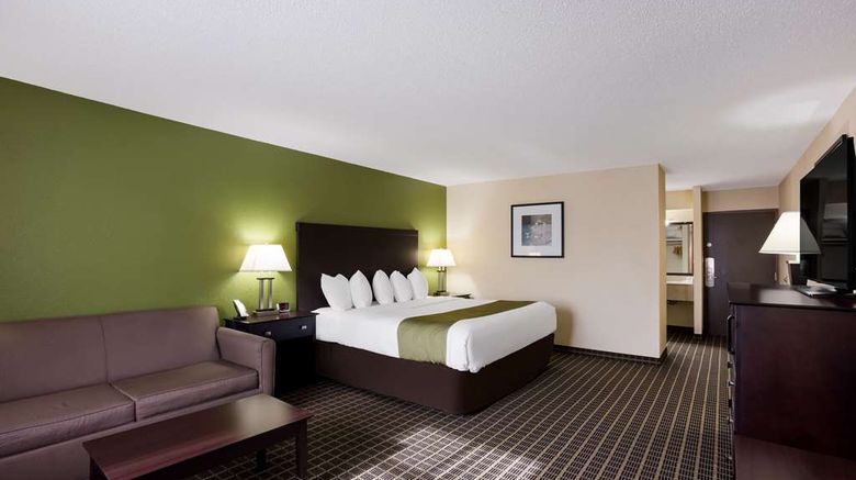 <b>Quality Inn and Suites Room</b>. Images powered by <a href="https://iceportal.shijigroup.com/" title="IcePortal" target="_blank">IcePortal</a>.