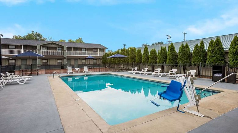 <b>Quality Inn and Suites Pool</b>. Images powered by <a href="https://iceportal.shijigroup.com/" title="IcePortal" target="_blank">IcePortal</a>.