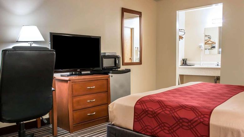 <b>Econo Lodge Paw Paw Room</b>. Images powered by <a href="https://iceportal.shijigroup.com/" title="IcePortal" target="_blank">IcePortal</a>.