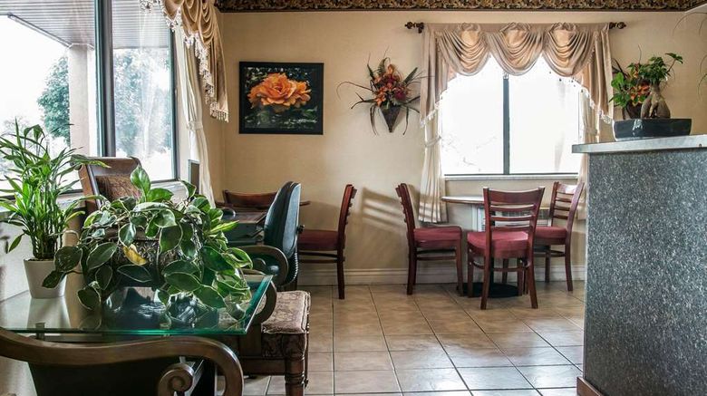 <b>Econo Lodge Paw Paw Lobby</b>. Images powered by <a href="https://iceportal.shijigroup.com/" title="IcePortal" target="_blank">IcePortal</a>.