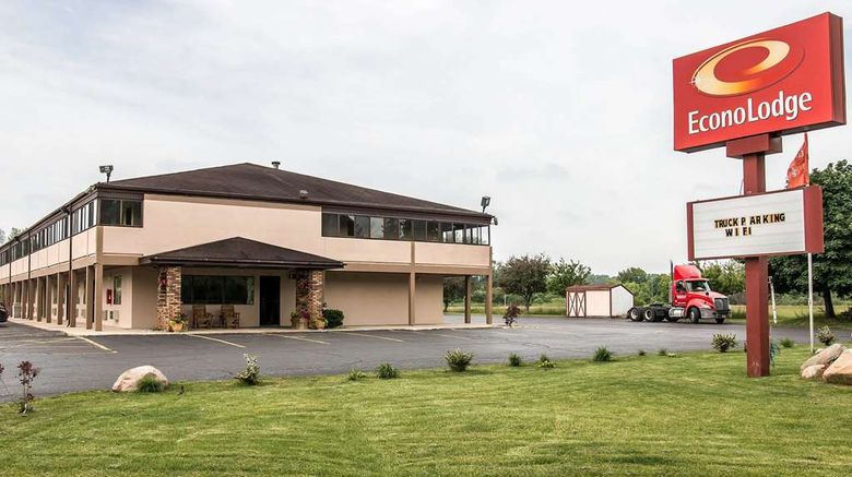 <b>Econo Lodge Paw Paw Exterior</b>. Images powered by <a href="https://iceportal.shijigroup.com/" title="IcePortal" target="_blank">IcePortal</a>.