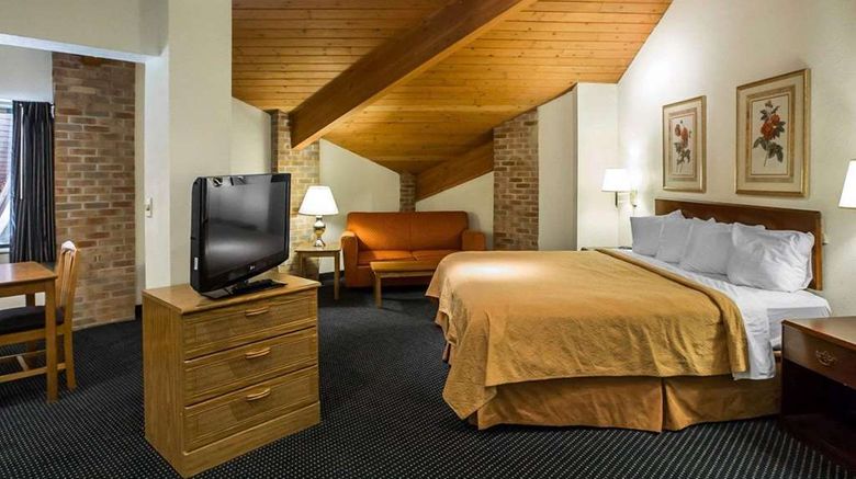 <b>Quality Inn Suite</b>. Images powered by <a href="https://iceportal.shijigroup.com/" title="IcePortal" target="_blank">IcePortal</a>.