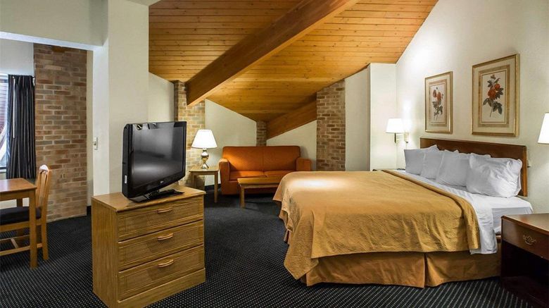 <b>Quality Inn Suite</b>. Images powered by <a href="https://iceportal.shijigroup.com/" title="IcePortal" target="_blank">IcePortal</a>.