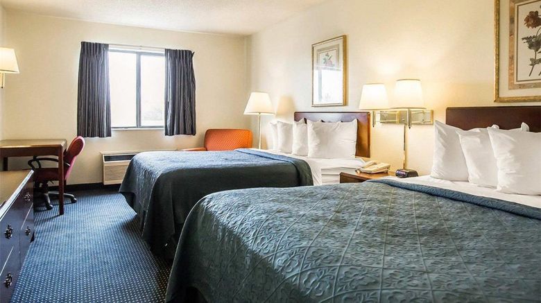 <b>Quality Inn Room</b>. Images powered by <a href="https://iceportal.shijigroup.com/" title="IcePortal" target="_blank">IcePortal</a>.