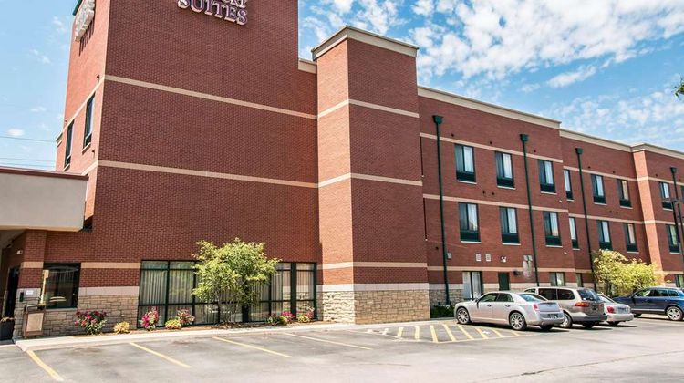 Comfort Suites Exterior