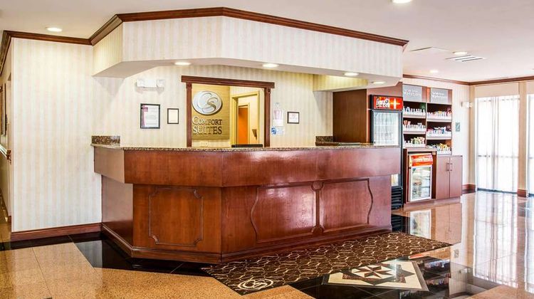 Comfort Suites Lobby