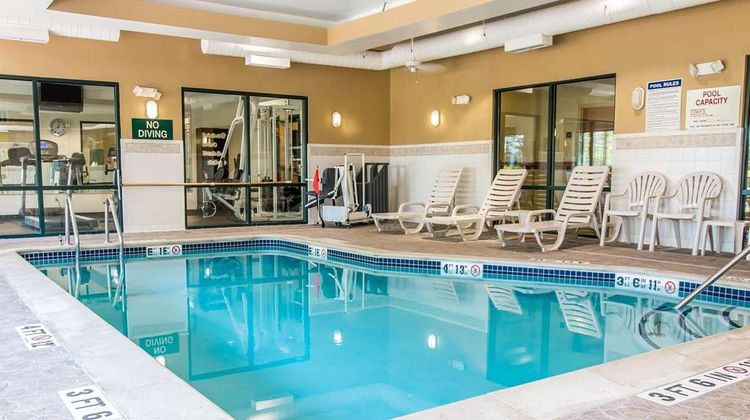Comfort Suites Pool