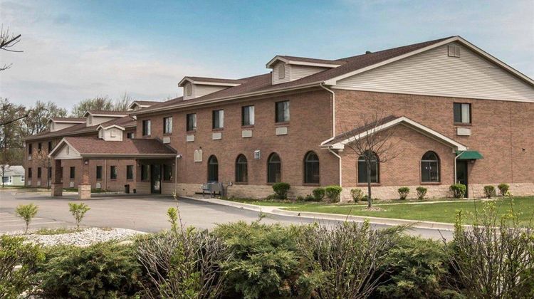 Quality Inn Exterior