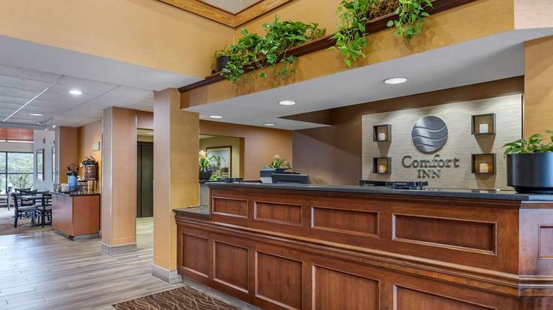 <b>Comfort Inn Lobby</b>. Images powered by <a href="https://iceportal.shijigroup.com/" title="IcePortal" target="_blank">IcePortal</a>.