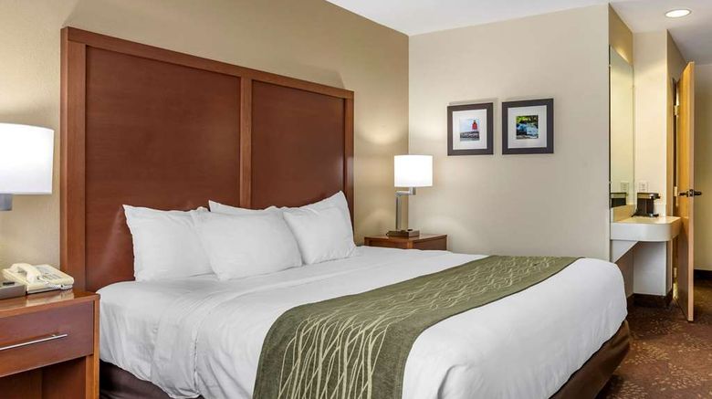 <b>Comfort Inn Room</b>. Images powered by <a href="https://iceportal.shijigroup.com/" title="IcePortal" target="_blank">IcePortal</a>.