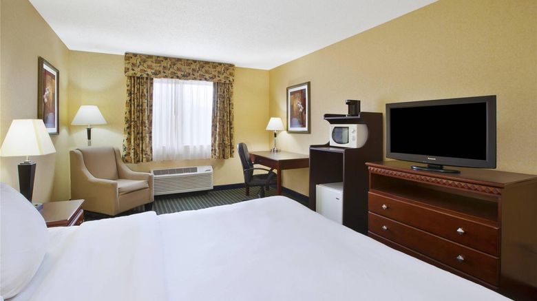 <b>Quality Inn Marshall Room</b>. Images powered by <a href="https://iceportal.shijigroup.com/" title="IcePortal" target="_blank">IcePortal</a>.